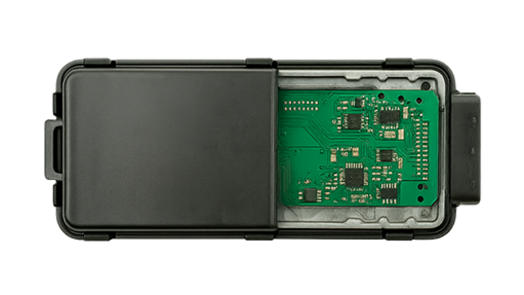 Elektronikmodul mit halb geöffneter Abdeckung und sichtbarer Platine